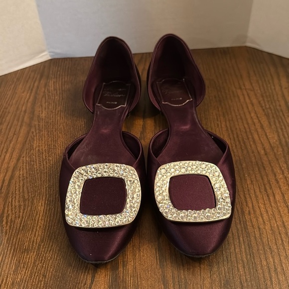 Roger Vivier Burgundy Embellished Satin D'orsay Ballerinas Flats. Size 36. US 6 - Picture 1 of 10